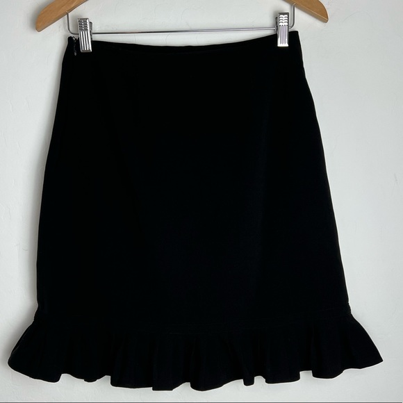 🖤 Larry Levine Black Stretch Ruffle Mini Skirt - Size 6 - Picture 5 of 7